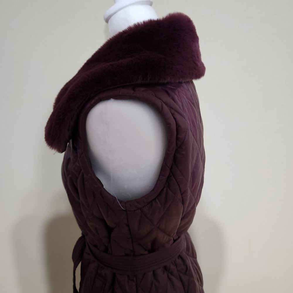 Calvin Klien puffer vest - Picture 3 of 8